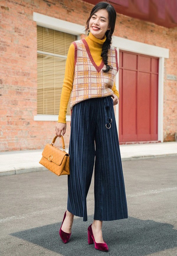 4 cách phối đồ sành điệu với áo len gile giúp trẻ ra vài tuổi-14