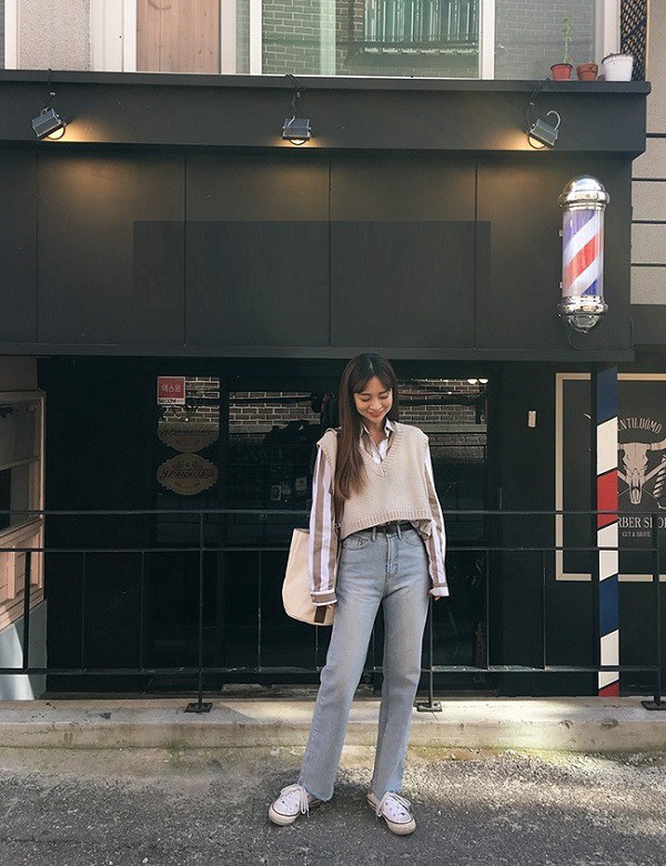 4 cách phối đồ sành điệu với áo len gile giúp trẻ ra vài tuổi-8