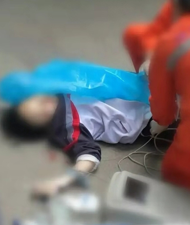 Nữ sinh 14 tuổi nhảy lầu tự tử từ tầng 11, để lại thư tuyệt mệnh khiến mẹ khóc ngất: Giá như biết sớm được điều đó...-1