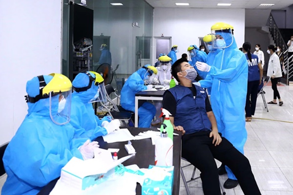 Phát hiện 152 người trong một công ty dương tính với SARS-CoV-2-1