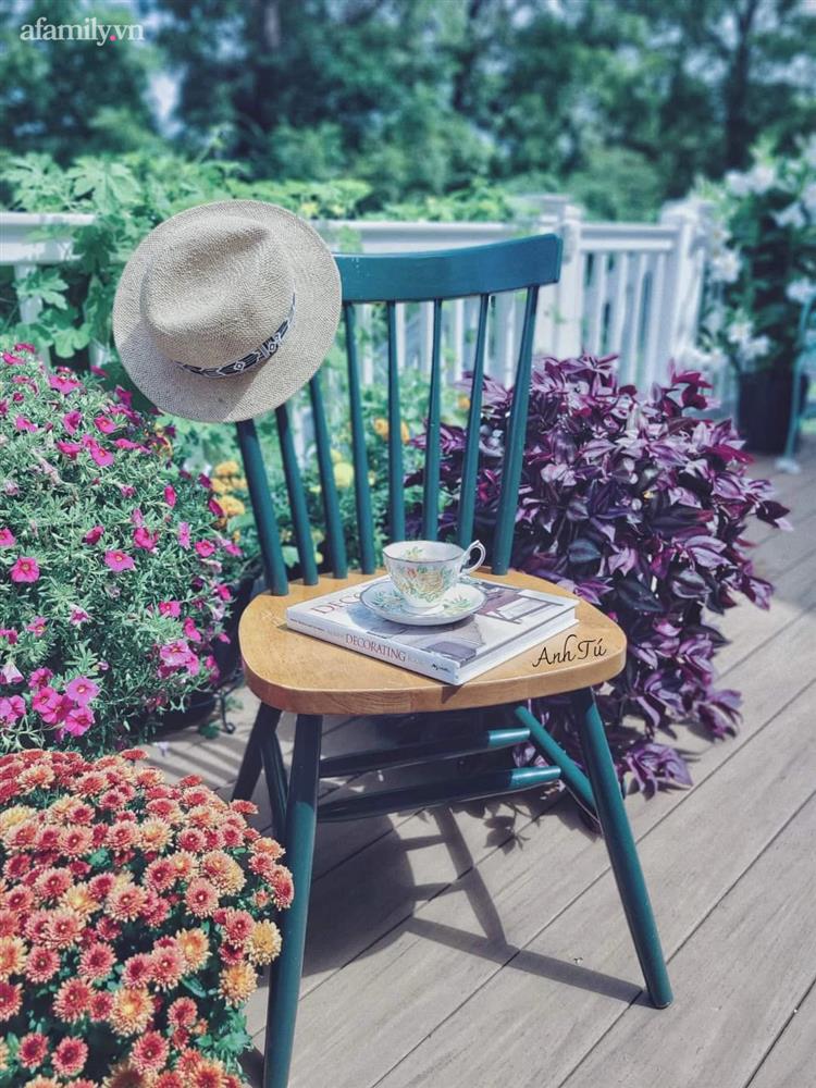 Ngắm ngôi nhà theo phong cách vintage, sân vườn bát ngát hoa đẹp như tranh vẽ của mẹ Việt ở Mỹ-9