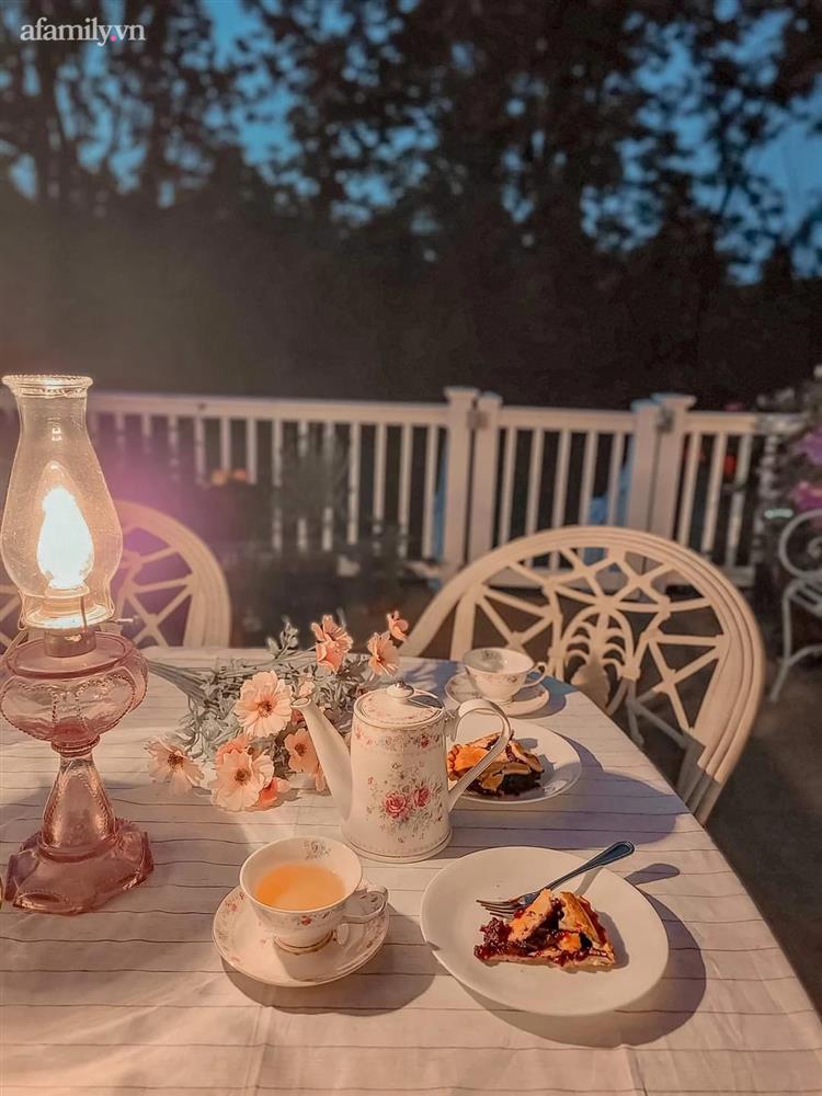 Ngắm ngôi nhà theo phong cách vintage, sân vườn bát ngát hoa đẹp như tranh vẽ của mẹ Việt ở Mỹ-8