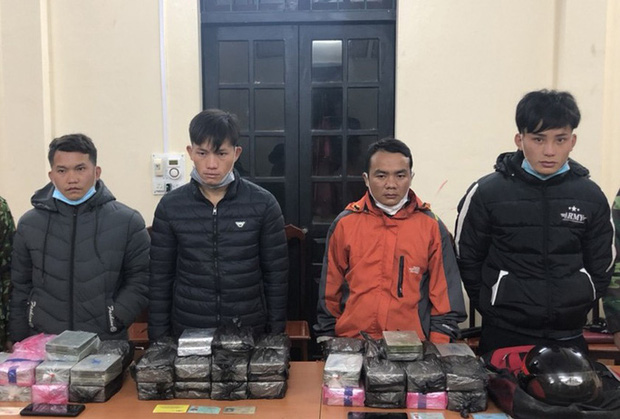 Bắt 4 đối tượng, thu giữ 100 bánh heroin trong đường dây ma túy xuyên quốc gia-1