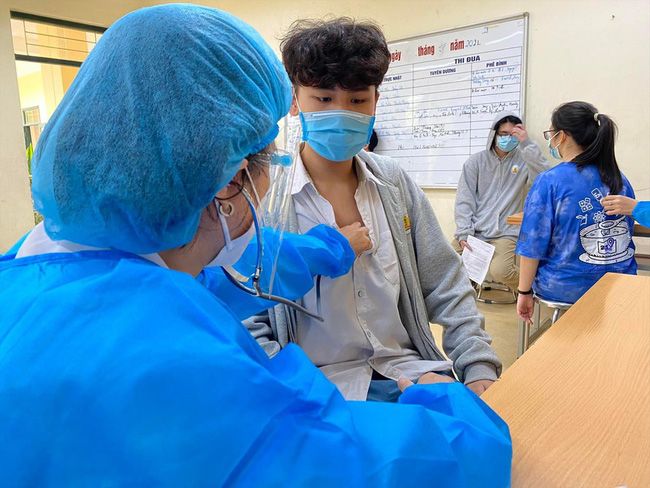 Học sinh THPT trở lại trường đầu tháng 12: Hiệu trưởng các trường nói gì?-1