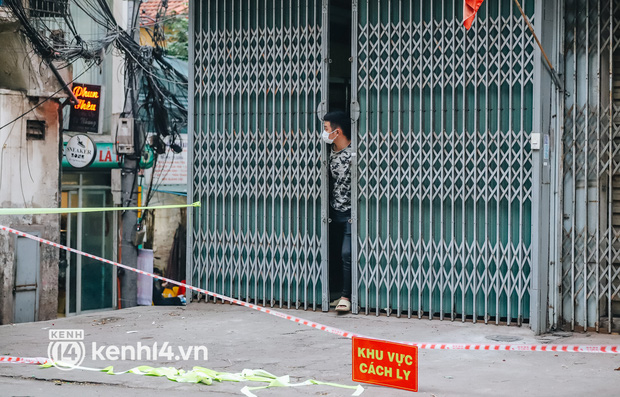 Hà Nội: Tại sao một quận trung tâm tăng đột biến 115 ca Covid-19 cộng đồng?-2