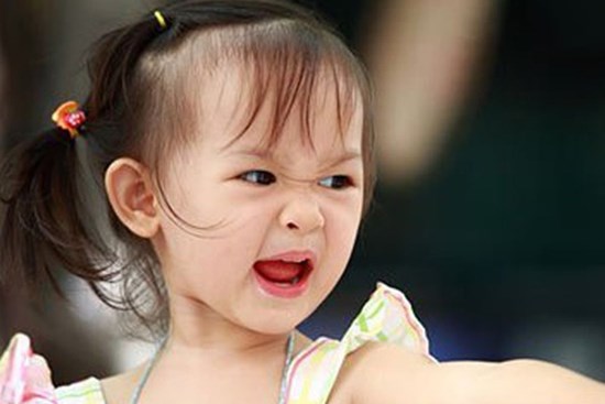 Giáo sư nổi tiếng nói: Con có 3 dấu hiệu này thì chỉ khôn lỏi chứ KHÔNG THÔNG MINH, không sửa ngay thì tương lai gập ghềnh