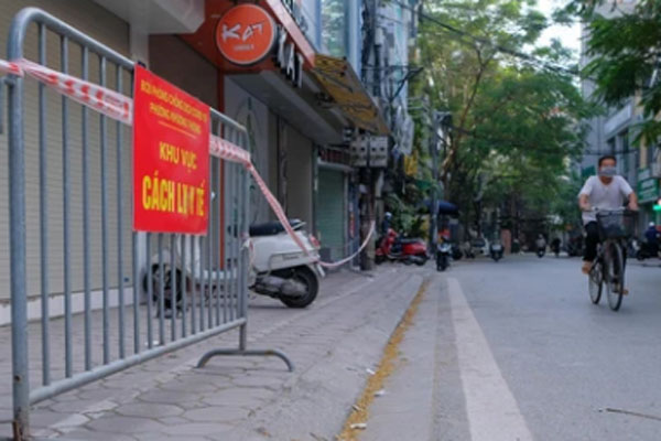 VIDEO: Chợ Đồng Xuân kinh doanh thế nào trước bão chốt đơn online?-6