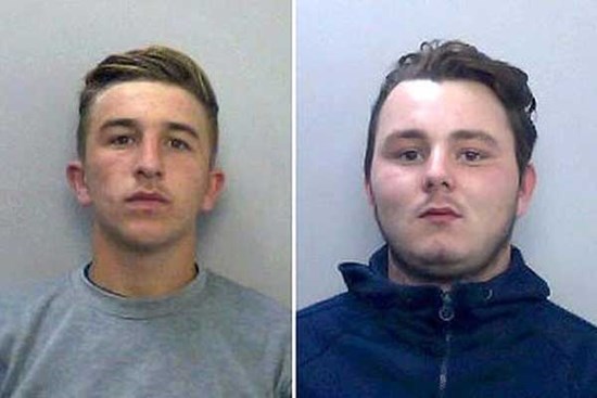 Kéo lê cảnh sát trên đường đến chết, 3 tên tội phạm cười nhếch mép khi bị tuyên án