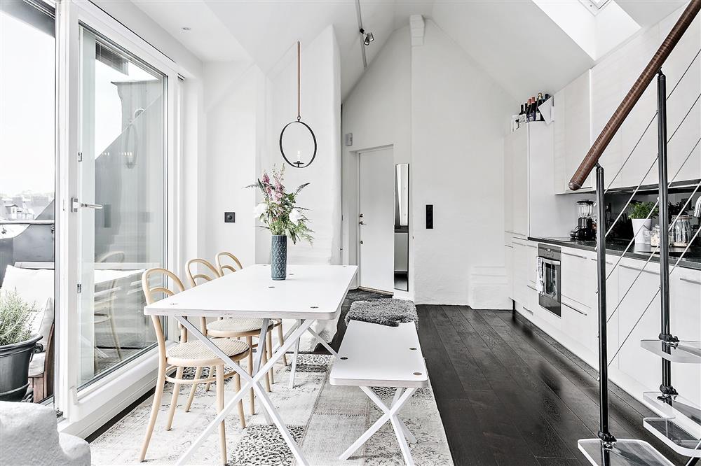 Căn hộ 79m² sở hữu gác lửng với màu sắc đơn giản nhưng lại gây ấn tượng khó quên-4