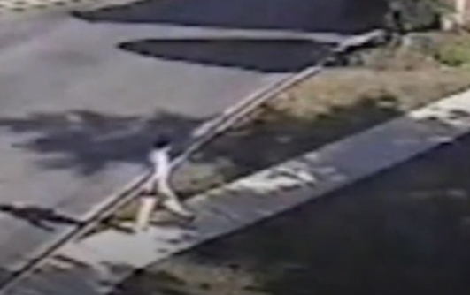 Không muốn con dâu được quyền nuôi con sau ly hôn, mẹ chồng nghĩ kế trừ khử khiến cảnh sát miêu tả hiện trường bằng 2 chữ: Kinh hoàng-2