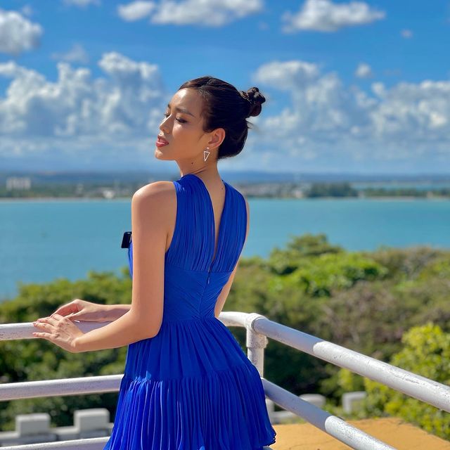 Đỗ Hà lại phá hỏng cả set đồ chỉ vì đôi dép lê loẹt quẹt, nhưng nếu nhìn đôi chân cô trước đó thì ai cũng xót thay-1