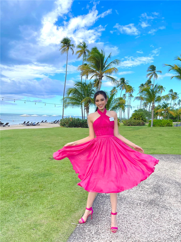 Đỗ Hà lại phá hỏng cả set đồ chỉ vì đôi dép lê loẹt quẹt, nhưng nếu nhìn đôi chân cô trước đó thì ai cũng xót thay-7