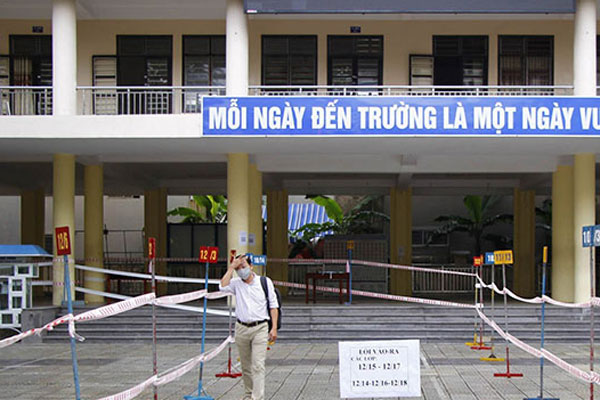 Tất cả học sinh THPT Hà Nội sẽ trở lại trường từ 6.12-2