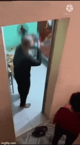 Chạy 200km từ Tuyên Quang xuống phòng trọ, chồng cầm dao phẫn nộ khi bắt gặp vợ ngủ với trai lạ: Ngủ với nhau mà chúng nó bảo là không làm gì-1