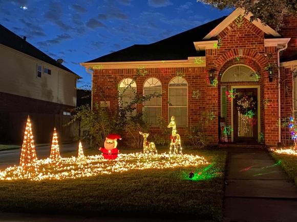 Vợ cũ Lam Trường khoe không gian sống tràn ngập không khí Giáng sinh-5