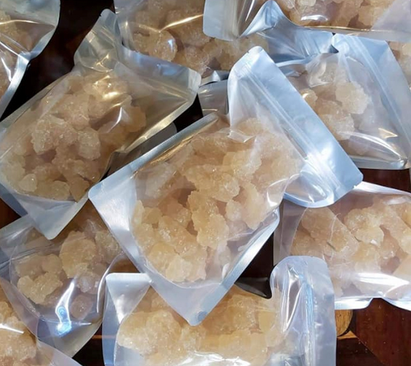 Đường phèn nên mua loại màu vàng hay màu trắng? Biết được sự thật bạn sẽ không chọn nhầm nữa-5