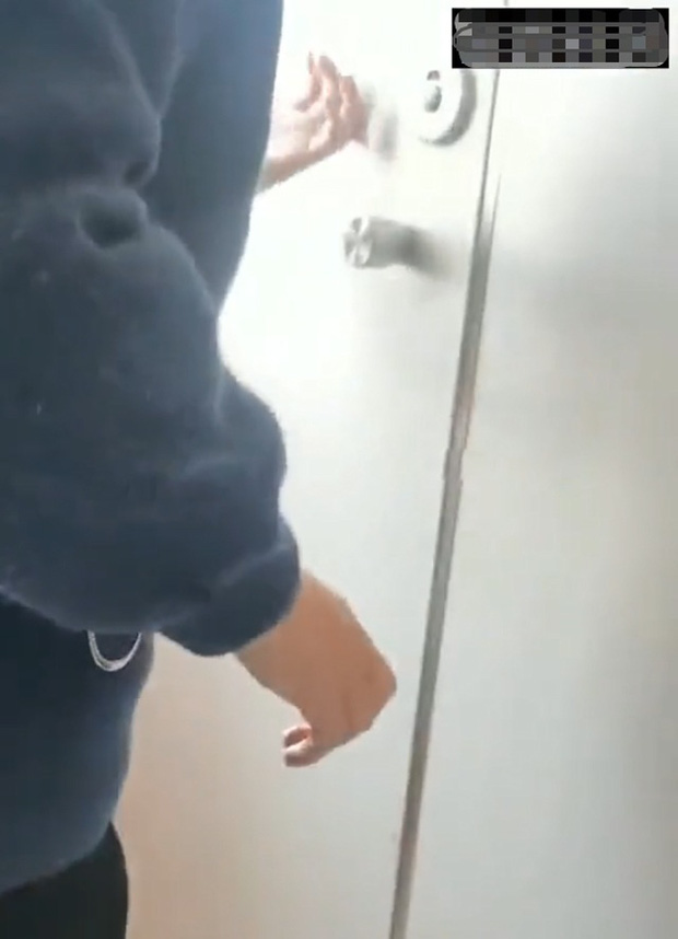 Thấy có tiếng la hét trong nhà vệ sinh, thầy giáo bước vào thì phát hiện cảnh tượng ám ảnh cả đời-1