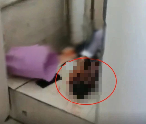 Thấy có tiếng la hét trong nhà vệ sinh, thầy giáo bước vào thì phát hiện cảnh tượng ám ảnh cả đời-3