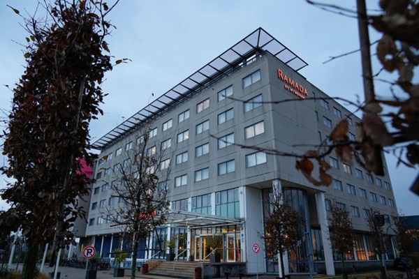 Omicron: 2 chuyến bay đang khiến châu Âu phải đối mặt với sự đe dọa của siêu biến thể Covid đáng sợ nhất-5