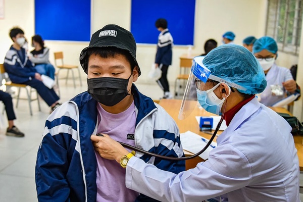 86 học sinh cấp 3 bị chóng mặt, buồn nôn, ớn lạnh... sau tiêm vắc xin đã được xuất viện-1