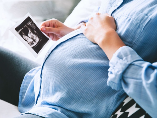 Con dâu vừa báo mang thai, mẹ chồng có hành động khiến con trai điên tiết và cái kết khiến dân mạng sôi máu theo-1