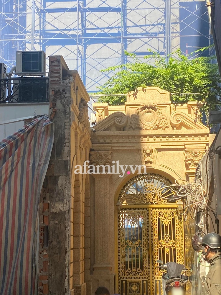 Hàng xóm tại nhà chồng Khả Trang tiết lộ chuyện bên lề giữa lúc vụ tố bạo hành của nữ siêu mẫu rùm beng MXH-1