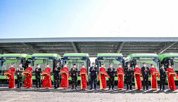 Khai trương tuyến xe buýt điện đầu tiên tại Việt Nam-1