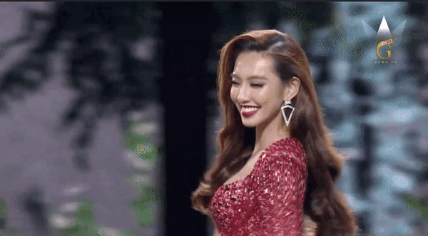 Bán kết Miss Grand 2021: Thuỳ Tiên khoe visual đỉnh và hô Việt Nam” cực ấn tượng, có nàng hậu suýt té!-7