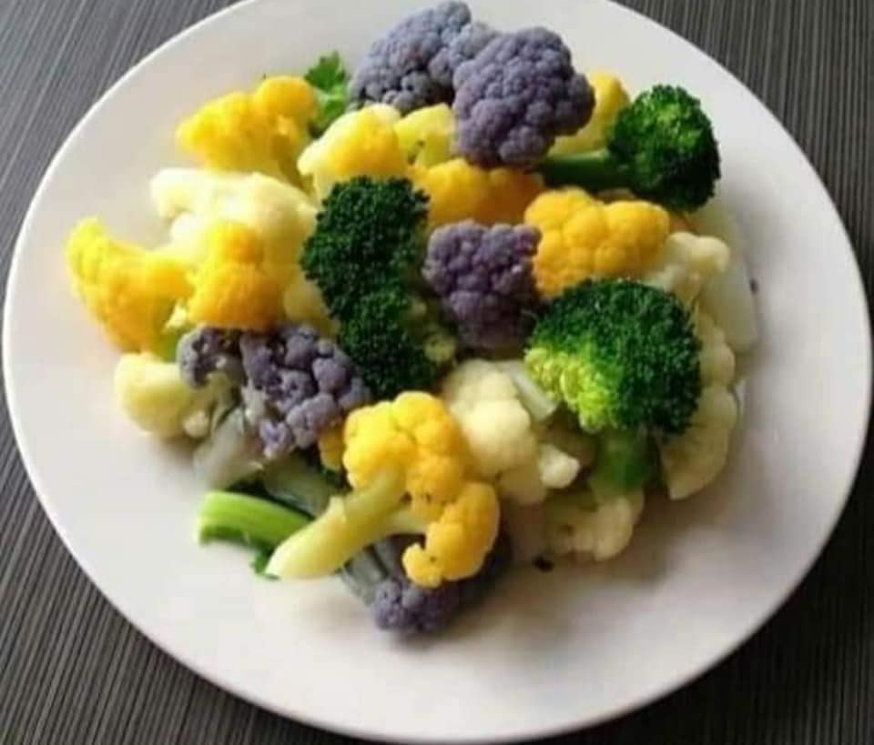 Súp lơ cầu vồng nhập khẩu giá ngất ngưởng cao gấp 10 lần súp lơ nội địa, khách vẫn mua ào ào-4