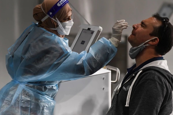 Chuyên gia Australia: Không có bằng chứng Omicron gây tử vong nhiều hơn-1