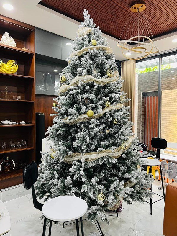 Trang trí biệt thự chuẩn bị đón Noel, chồng Hải Băng được khen không ngớt vì khéo tay hay làm-3