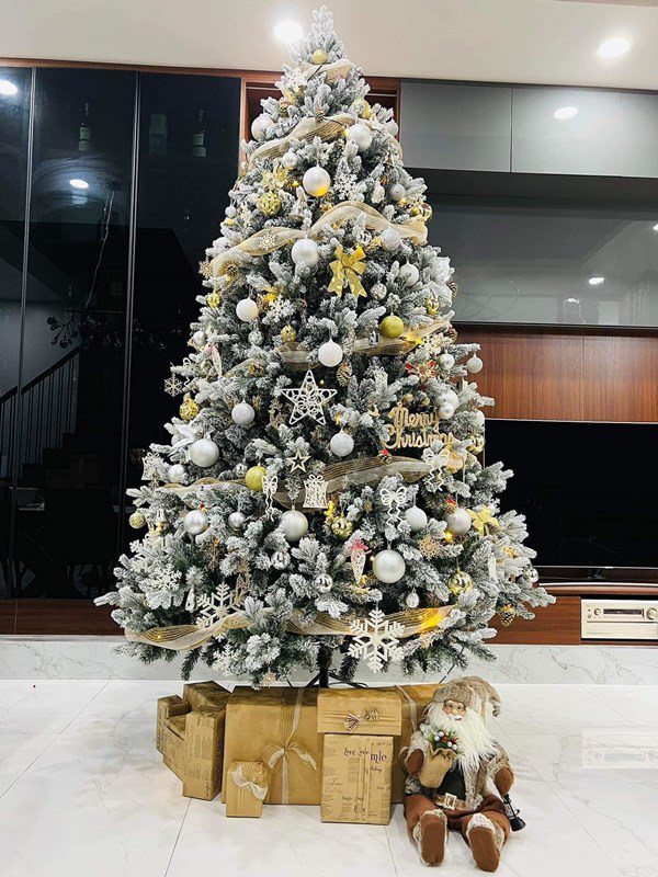 Trang trí biệt thự chuẩn bị đón Noel, chồng Hải Băng được khen không ngớt vì khéo tay hay làm-5