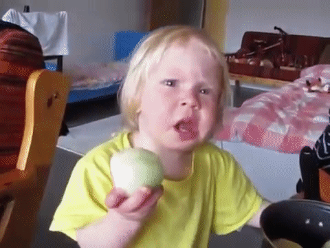 Mẹ dửng dưng nhìn con gái ăn hành tây sống giàn giụa nước mắt, hành động bị gắn mác máu lạnh lại là cách dạy con đáng ngưỡng mộ-2