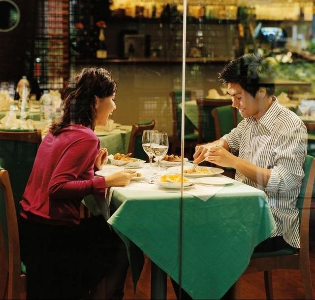 Chồng đề nghị ly hôn, vợ xin một bữa cơm chia tay, vừa ăn một miếng chồng nói: Vợ, chúng ta về nhà”-2