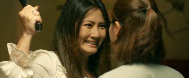 Mặt nạ gương tập 15: Bị vong nhập bóp cổ chồng, Ngọc Lan bị Lương Thu Trang vạch trần chiêu trò-2