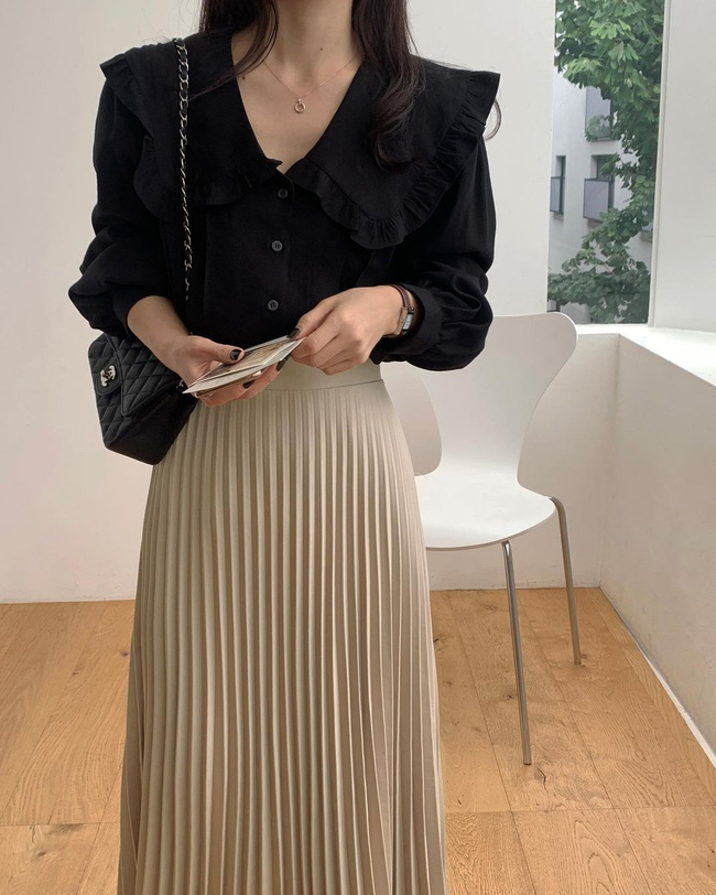 Chân váy xếp ly vẫn siêu hot, và đây là 12 cách diện sang chảnh tuyệt không sợ lỗi mốt-4