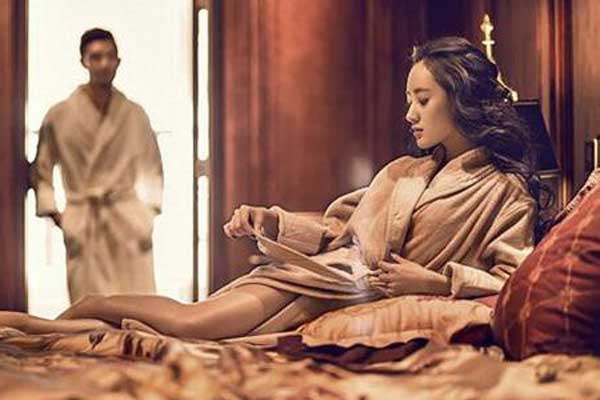 Vợ trẻ đẹp được chiều như bà hoàng và việc kinh hoàng không người chồng nào muốn thấy-1