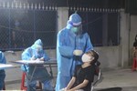 Bác sĩ Singapore: Biến thể Omicron sẽ thống trị và áp đảo thế giới trong vòng 3-6 tháng-3