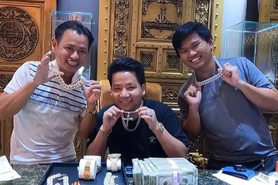Vương Phạm hé lộ Khoa Pug và 34 tỷ đã mất chỉ là bước đầu trong kế hoạch “lùa gà” của