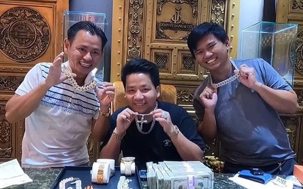 Cao thủ không bằng tranh thủ Netizen Việt đua nhau chế ảnh Khoa Pug để PR  miễn phí