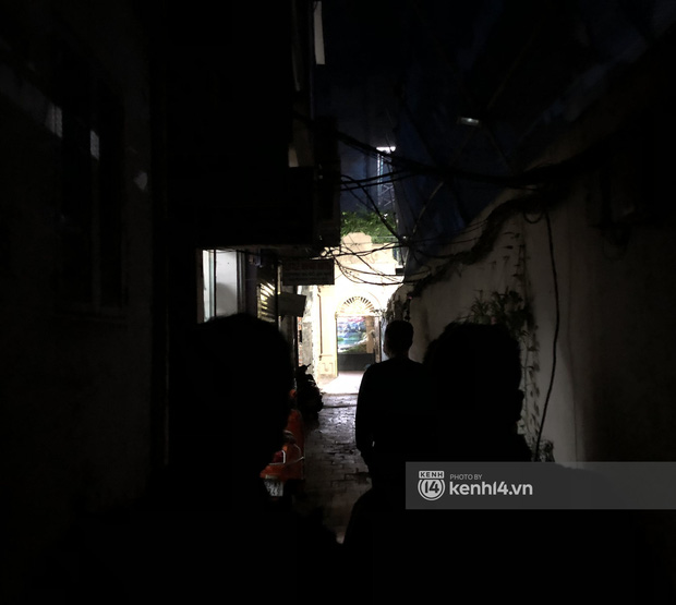 Vụ Khả Trang tố bị chồng giam lỏng, bạo hành dã man: Công an đưa người mẫu đi giám định thương tích-4