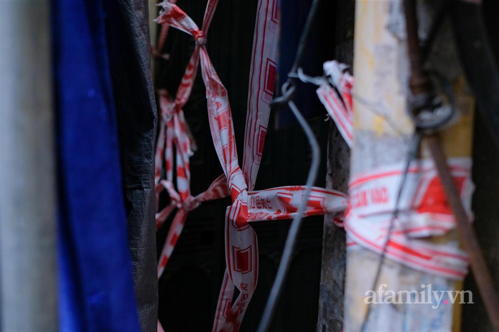 Ca mắc mới COVID-19 tăng mỗi ngày, Hà Nội lại giăng dây khắp lối sau gần 2 tháng bình thường mới-2