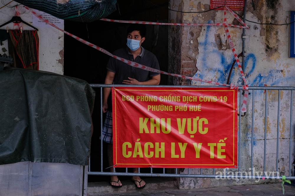 Ca mắc mới COVID-19 tăng mỗi ngày, Hà Nội lại giăng dây khắp lối sau gần 2 tháng bình thường mới-5