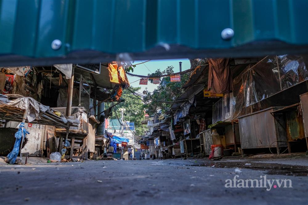 Ca mắc mới COVID-19 tăng mỗi ngày, Hà Nội lại giăng dây khắp lối sau gần 2 tháng bình thường mới-10