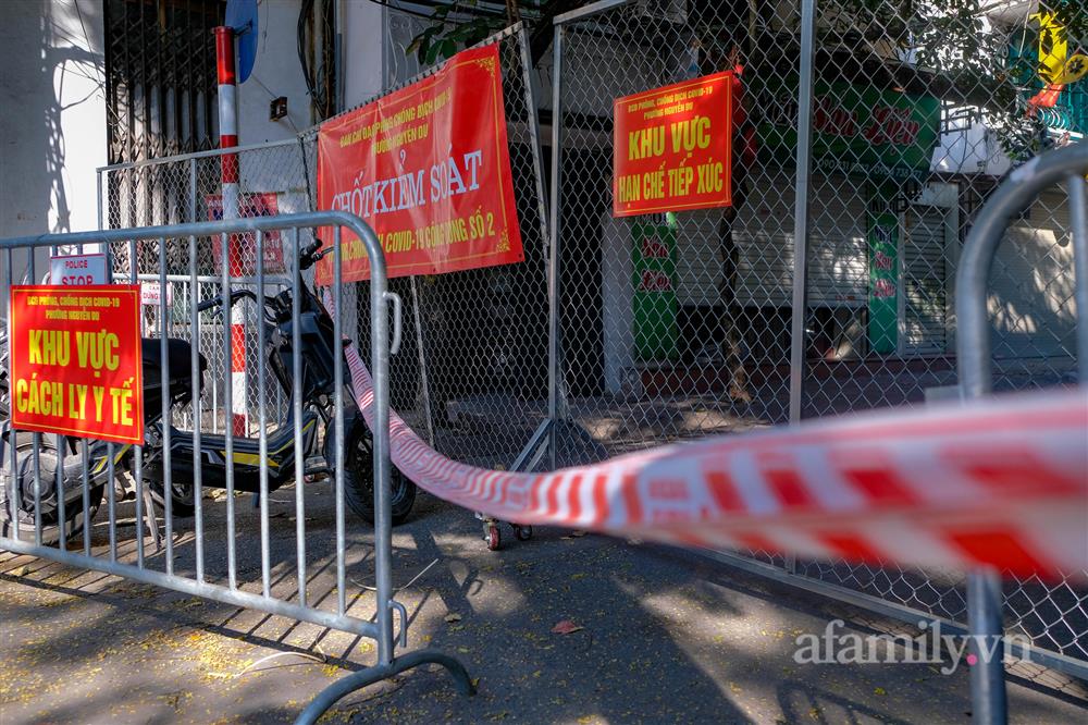 Ca mắc mới COVID-19 tăng mỗi ngày, Hà Nội lại giăng dây khắp lối sau gần 2 tháng bình thường mới-15