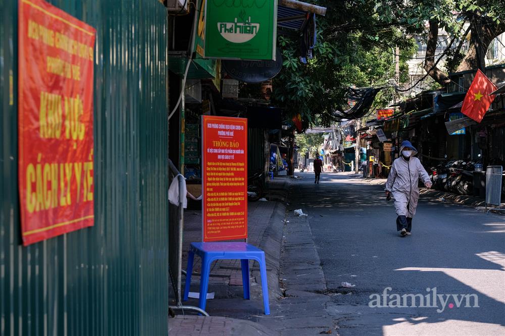 Ca mắc mới COVID-19 tăng mỗi ngày, Hà Nội lại giăng dây khắp lối sau gần 2 tháng bình thường mới-7