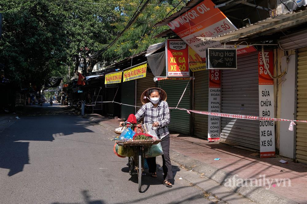 Ca mắc mới COVID-19 tăng mỗi ngày, Hà Nội lại giăng dây khắp lối sau gần 2 tháng bình thường mới-8