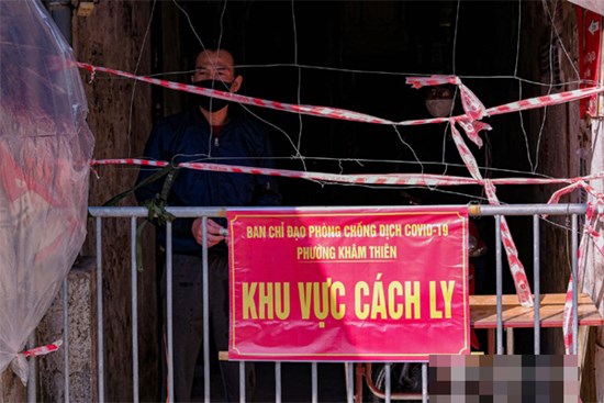 Ca mắc mới COVID-19 tăng mỗi ngày, Hà Nội lại giăng dây khắp lối sau gần 2 tháng 