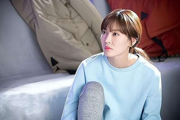 Biếu chị dâu 1 tỷ vì nuôi con hộ 8 năm, người phụ nữ bật khóc khi nghe con gái nói lời này-2