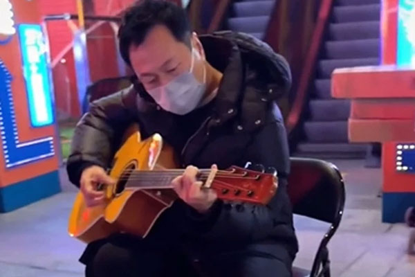 Lỗ Trí Thâm tuổi U50 cơ bắp vẫn cuồn cuộn, đi xe sang, ở biệt thự bên vợ đẹp kém 21 tuổi-13